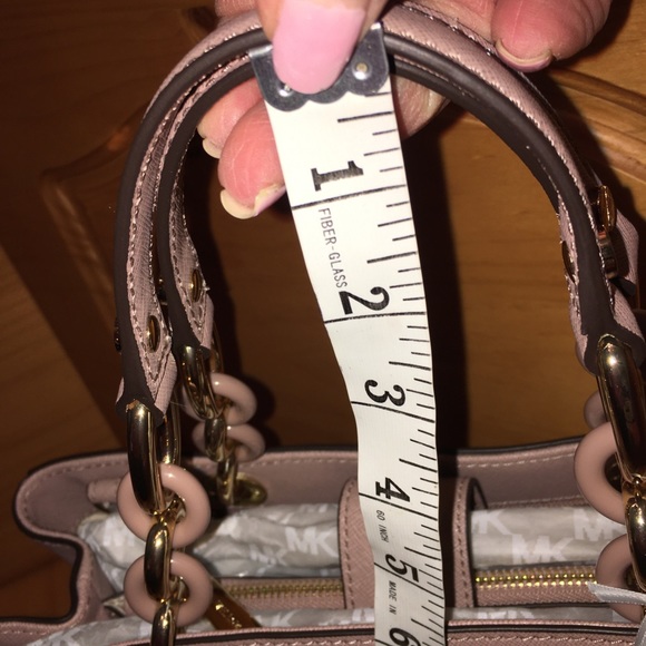 ⭐️HOST PICK⭐️ NWT 💯% Authentic Michael Kors medium Cynthia satchel - Picture 5 of 15